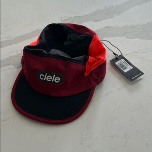 BRAND NEW ciele running cap 🧢
